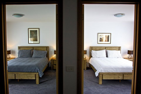 Penguin Beachfront Apartments - Darwin Holiday 26