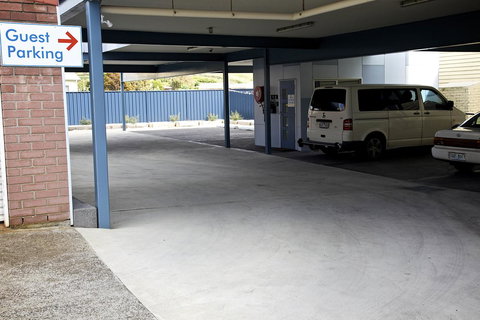 Penguin Beachfront Apartments - Darwin Holiday 23