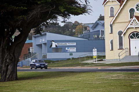 Penguin Beachfront Apartments - Darwin Holiday 19