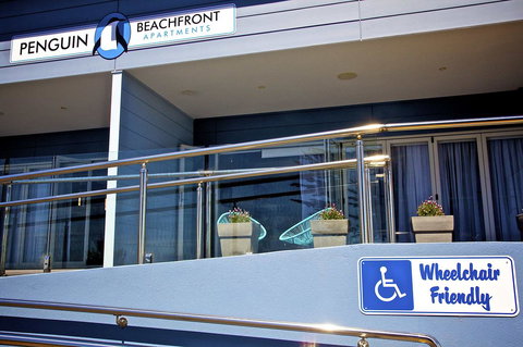 Penguin Beachfront Apartments - Darwin Holiday 20