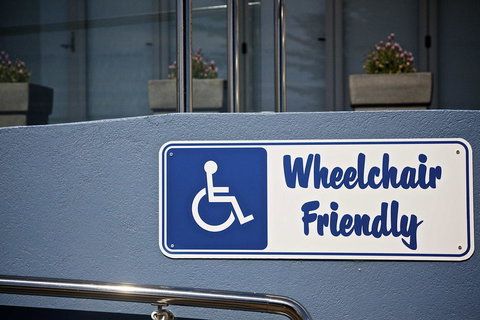 Penguin Beachfront Apartments - Darwin Holiday 16