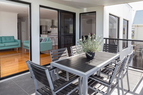 Pearl Hawley Beach - Darwin Holiday 12