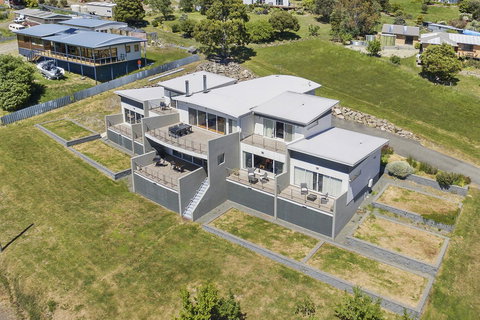 The Cove Kettering - Darwin Holiday 1