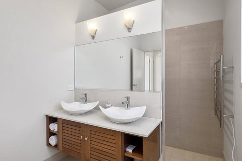 The Cove Kettering - Darwin Holiday 6