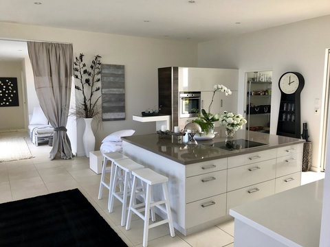 Saltwater - Absolute Oceanfront, Hot Tubs, Sauna, Fire Pits - Darwin Holiday 8