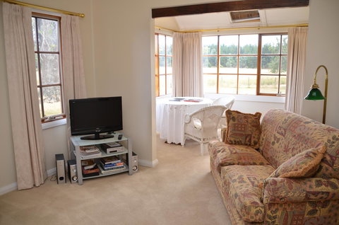 Buttons Cottage For Canyon & Rain Forest Walks With In House Dining - Darwin Holiday 15