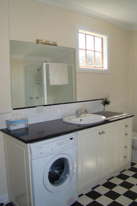 Buttons Cottage For Canyon & Rain Forest Walks With In House Dining - Darwin Holiday 17