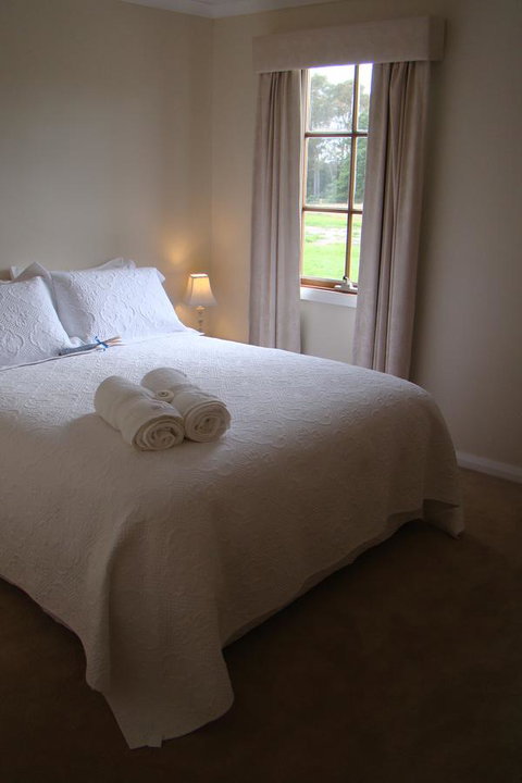 Buttons Cottage For Canyon & Rain Forest Walks With In House Dining - Darwin Holiday 18