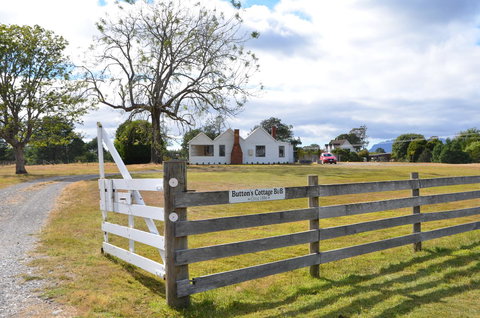 Buttons Cottage For Canyon & Rain Forest Walks With In House Dining - Darwin Holiday 1