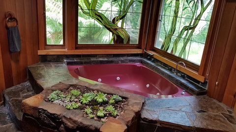 Whispering Hills Retreat - Darwin Holiday 4