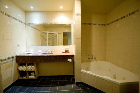 Strahan Village - Darwin Holiday 34