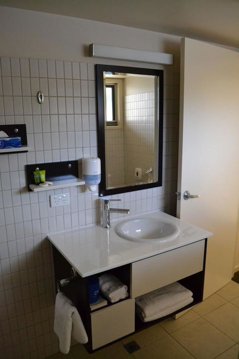 Lufra Hotel And Apartments - Darwin Holiday 26