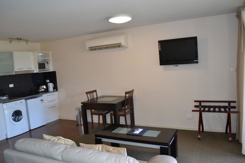 Lufra Hotel And Apartments - Darwin Holiday 21