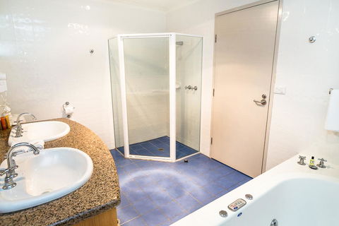 Edgewater Hotel - Darwin Holiday 8