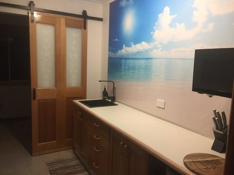 Bicheno Bell - Darwin Holiday 9