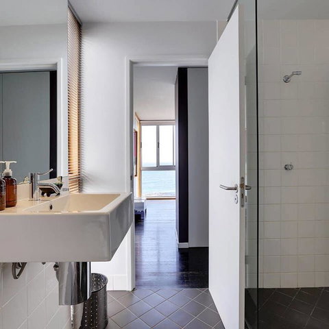 Holland House Bay Of Fires - Darwin Holiday 8