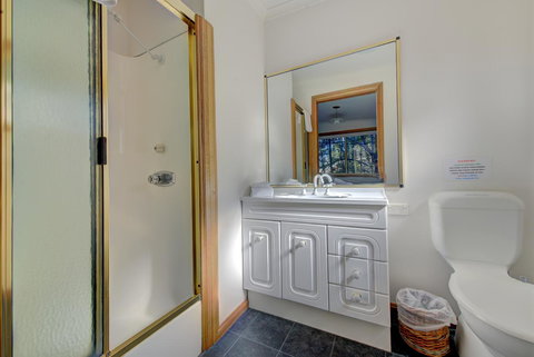 Freycinet Sanctuary 4 - Darwin Holiday 9