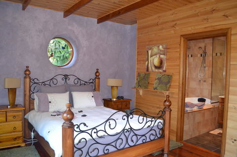 Whispering Spirit Holiday Cottages & Mini Ponies - Darwin Holiday 3