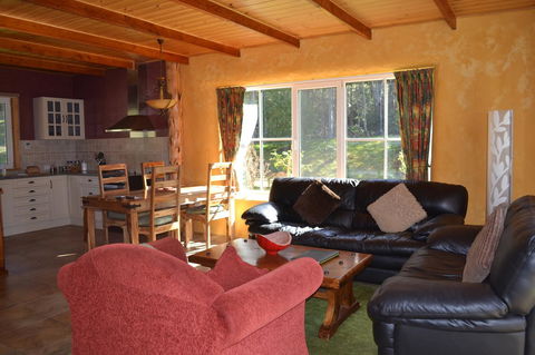Whispering Spirit Holiday Cottages & Mini Ponies - Darwin Holiday 2