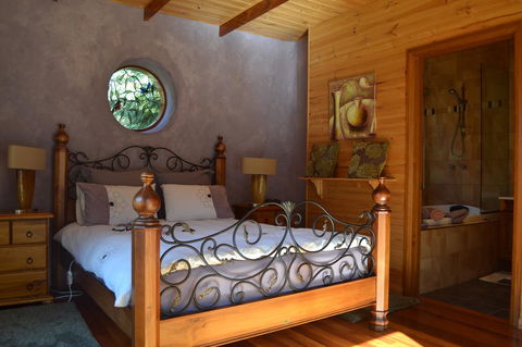 Whispering Spirit Holiday Cottages & Mini Ponies - Darwin Holiday 17