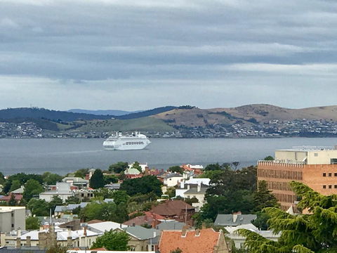 Omaroo House - Panoramic Water Views - Darwin Holiday 1