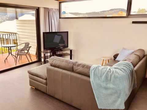 Omaroo House - Panoramic Water Views - Darwin Holiday 9