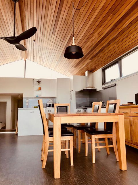 Omaroo House - Panoramic Water Views - Darwin Holiday 18