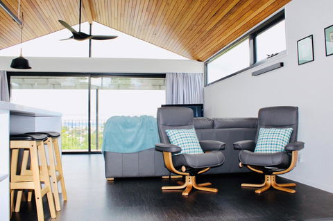 Omaroo House - Panoramic Water Views - Darwin Holiday 12