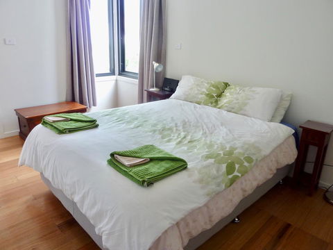 Omaroo House - Panoramic Water Views - Darwin Holiday 23