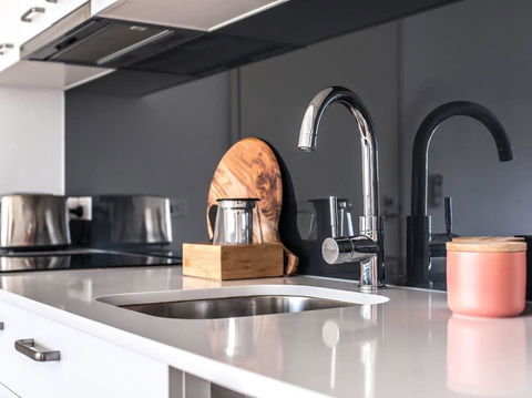 Marina View Apartment - Darwin Holiday 8