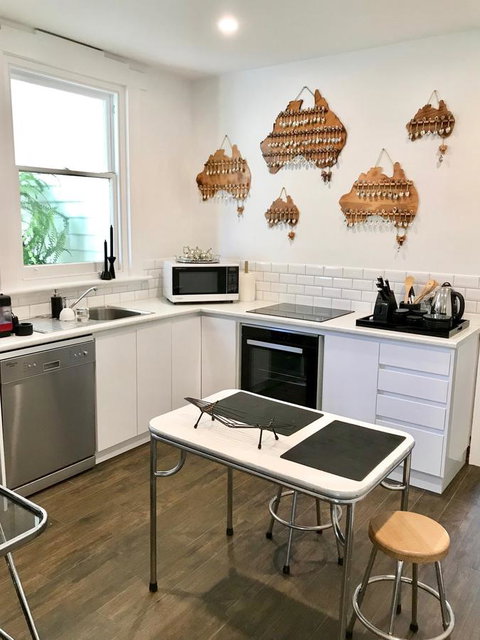 Devine Stays - Rupert #1 NOHO Art Apartment - Darwin Holiday 8