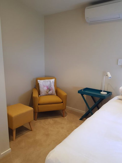 Bicheno Views On Douglas - Darwin Holiday 24