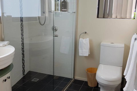 Bicheno Views On Douglas - Darwin Holiday 21