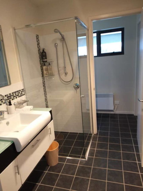 Bicheno Views On Douglas - Darwin Holiday 25