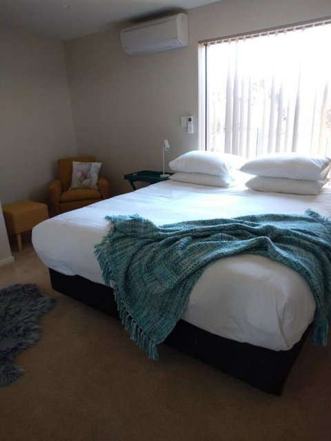 Bicheno Views On Douglas - Darwin Holiday 23