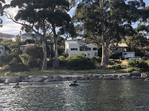 Beachside Taroona With Spa - Darwin Holiday 20