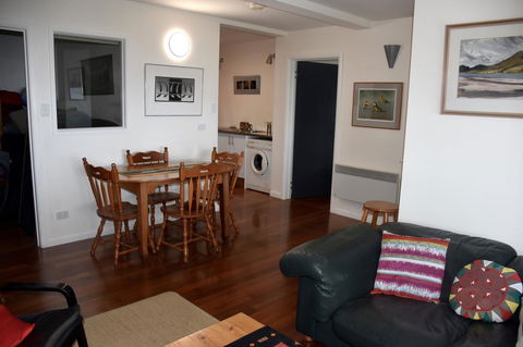 Beachside Taroona With Spa - Darwin Holiday 5