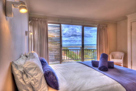 The Strand ~ On The Edge Of The Beach - Darwin Holiday 2