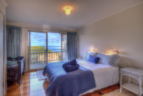 The Strand ~ On The Edge Of The Beach - Darwin Holiday 4