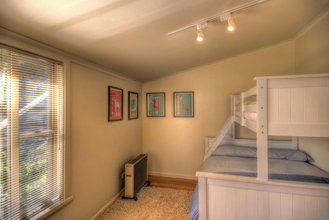 The Strand ~ On The Edge Of The Beach - Darwin Holiday 12