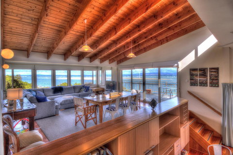 The Strand ~ On The Edge Of The Beach - Darwin Holiday 3