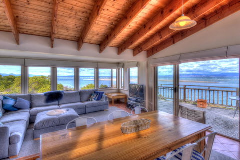 The Strand ~ On The Edge Of The Beach - Darwin Holiday 0