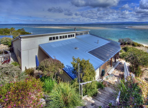 The Strand ~ On The Edge Of The Beach - Darwin Holiday 13