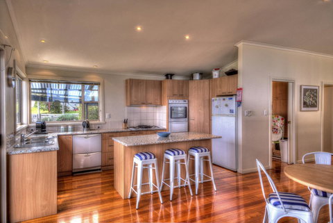 The Strand ~ On The Edge Of The Beach - Darwin Holiday 11