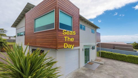 Seas The Day - Seaside Getaway - Darwin Holiday 1