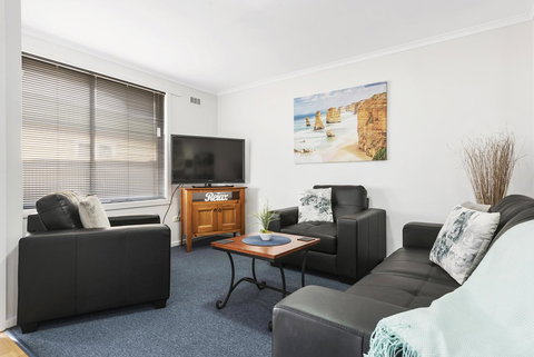 Elkie Villa - 2 Bedroom Unit - Burnie - Darwin Holiday 5