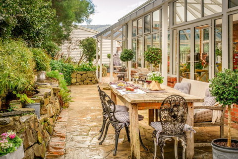 Cygnet Old Bank - Darwin Holiday 24