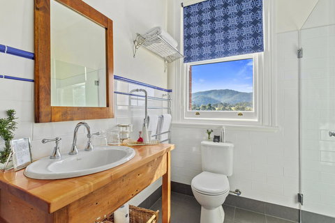 Cygnet Old Bank - Darwin Holiday 1