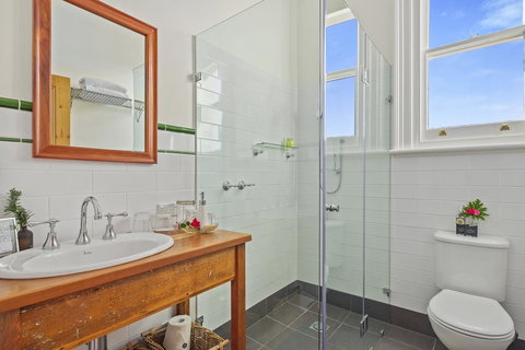 Cygnet Old Bank - Darwin Holiday 8