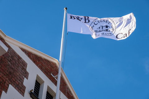 Cygnet Old Bank - Darwin Holiday 11